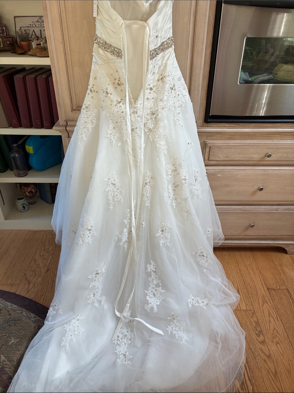 Strapless Ivory Wedding Dress NWT Embroidered Lace and Beaded Waist Sz 16 - Picture 7 of 12